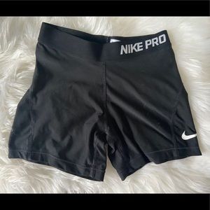 Kids Black Nike pros